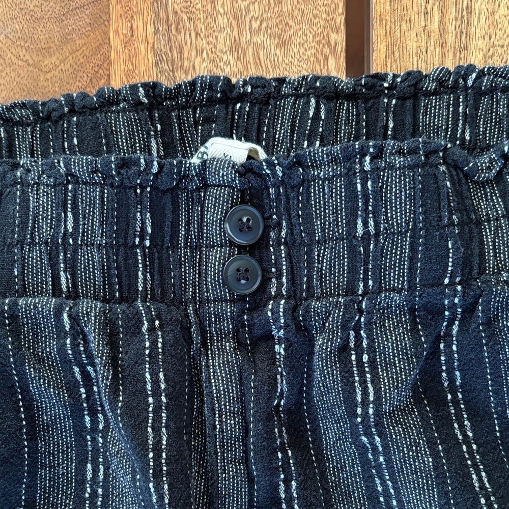 Briggs New York Black Striped Crop Pants - Picture 3 of 12